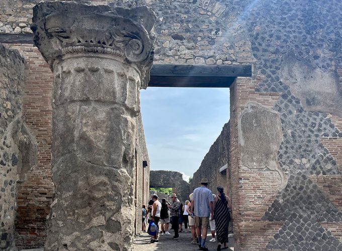 Pompeii & Volcanic Wine Experience with Transfer