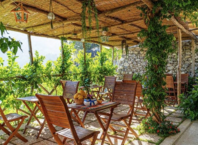 Lemon Groves & Limoncello Tour with Traditional Amalfi Lunch